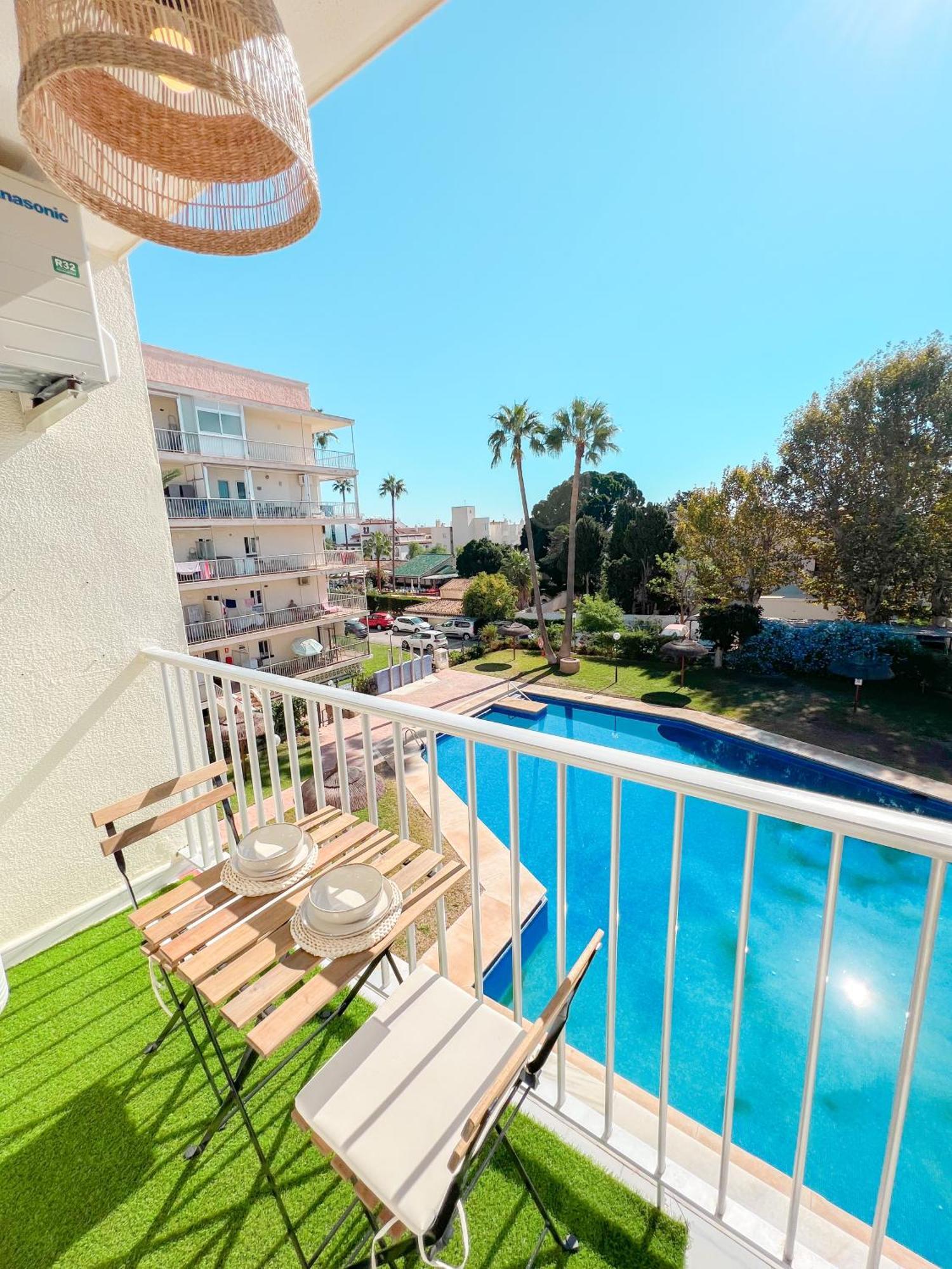 Апартаменти Cozy & Sunny Carihuela Park Торремолінос Екстер'єр фото